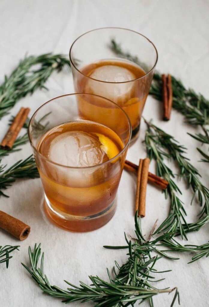 Cinnamon-Rosemary-Old-Fashioned